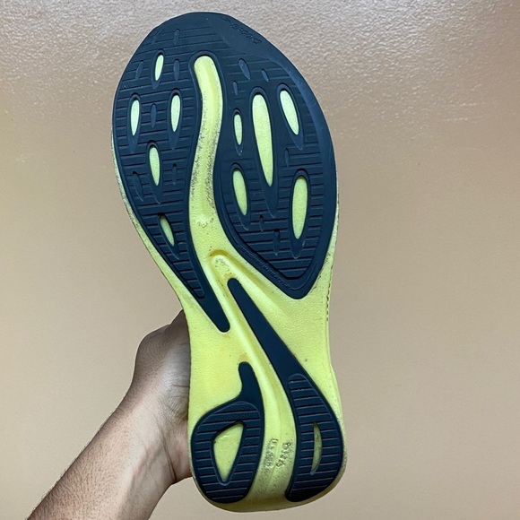 Brooks Hyperion Max Men’s Running Sneakers “Black Blazing Yellow White” Size 11